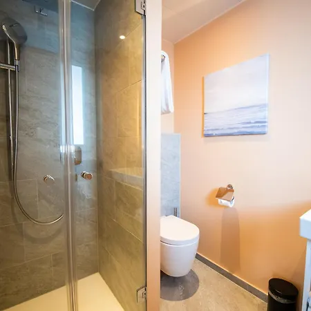 Lodge, Pool & Garden Retreat 3*
