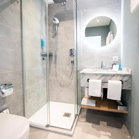 Lodge, Pool & Garden Retreat Hotel