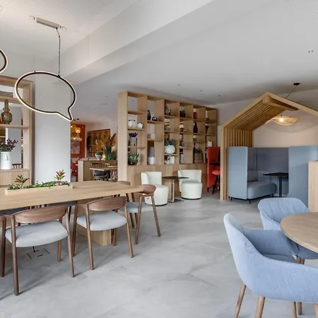 Lodge, Pool & Garden Retreat Hotel 3*