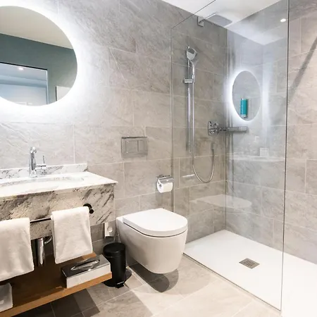 Lodge, Pool & Garden Retreat Ascona